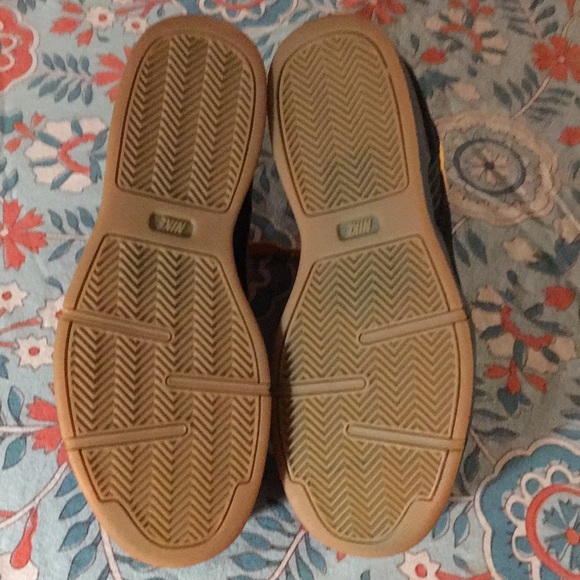 Men’s Suede Nikes—Sample - Picture 6 of 6